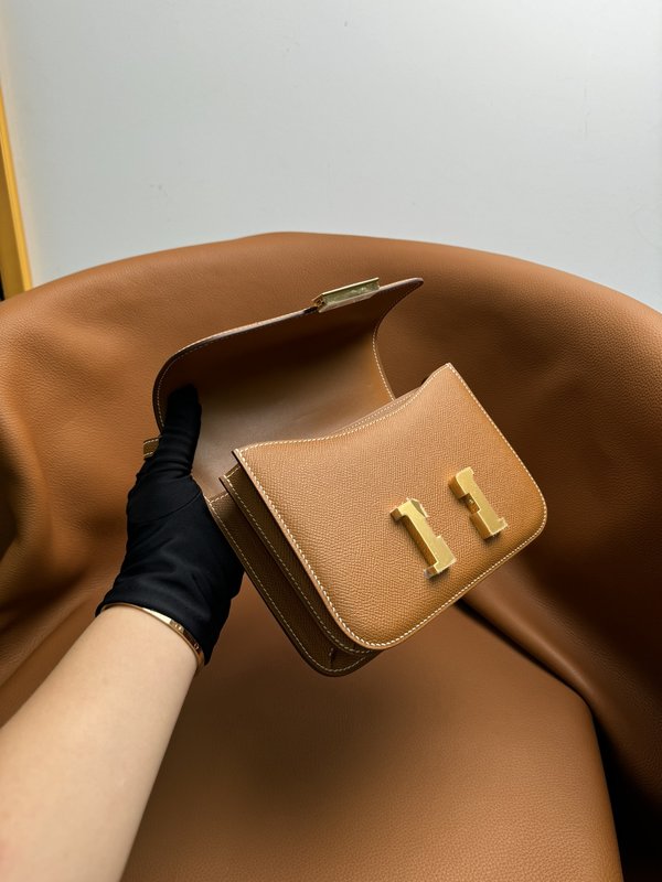 에르메스 콩상 19cm 골드브라운 엡솜 가죽 001-224303