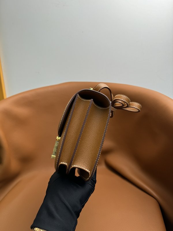 에르메스 콩상 19cm 골드브라운 엡솜 가죽 001-224303