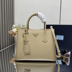 프라다 클래식 더블 컴파트먼트 토트백 001-224554