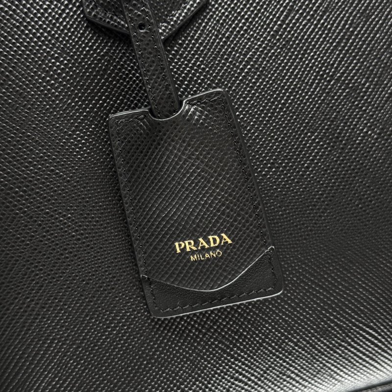 프라다 클래식 더블 컴파트먼트 토트백 001-224555