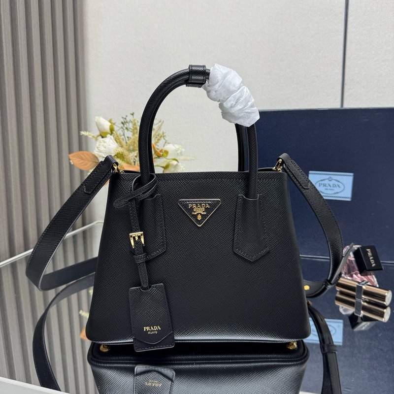 프라다 클래식 더블 컴파트먼트 핸드백 001-224558