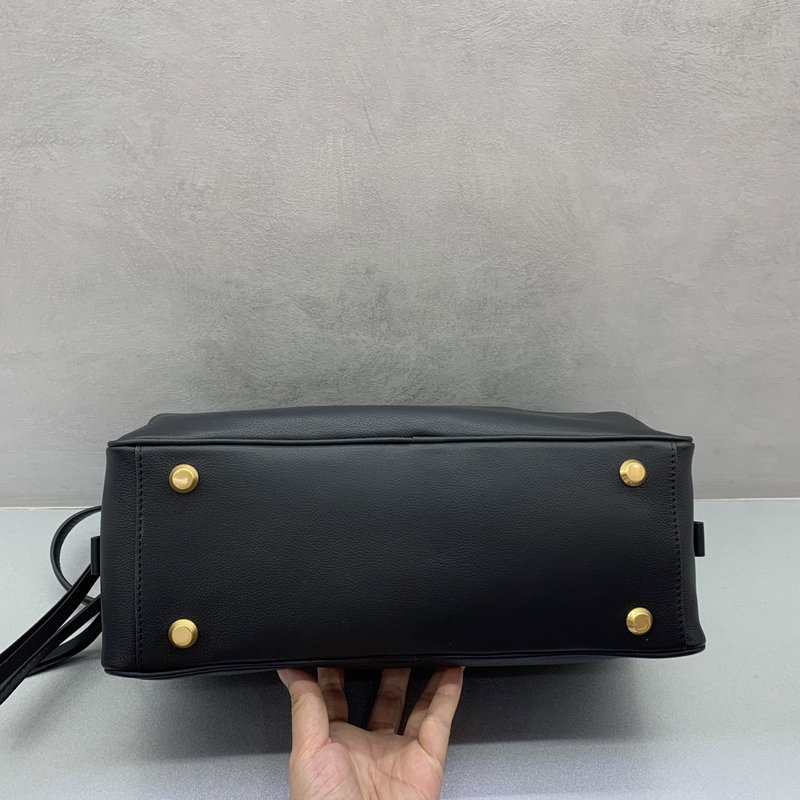 발렌시아가 볼링백 스몰 001-224591
