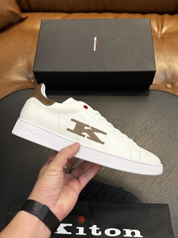 Kiton 남성 소가죽 운동화 001-224616