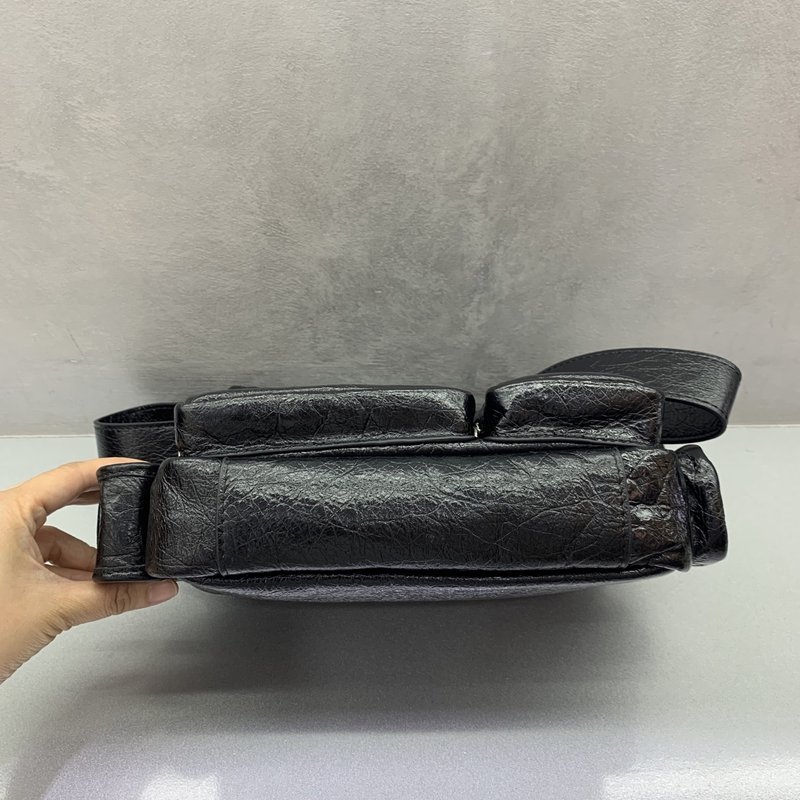 발렌시아가 빈티지 워크웨어 카메라백 001-224667
