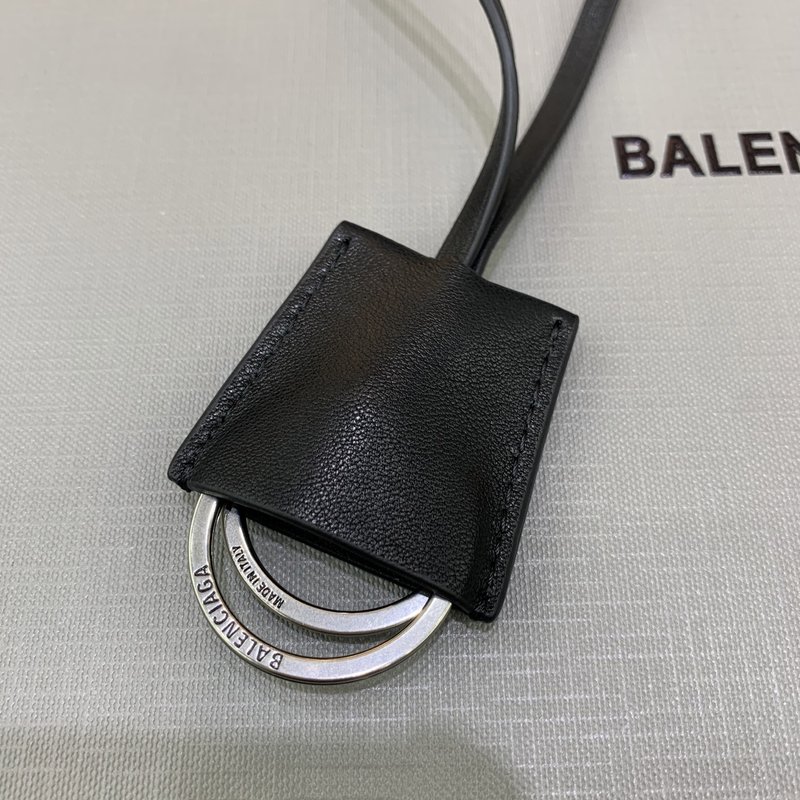 발렌시아가 블랙 핸드백 001-224678