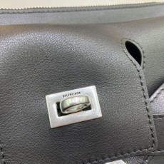 발렌시아가 블랙 핸드백 001-224678