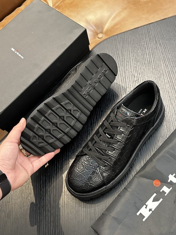 Kiton 남성 럭셔리 가죽 스니커즈 001-224723