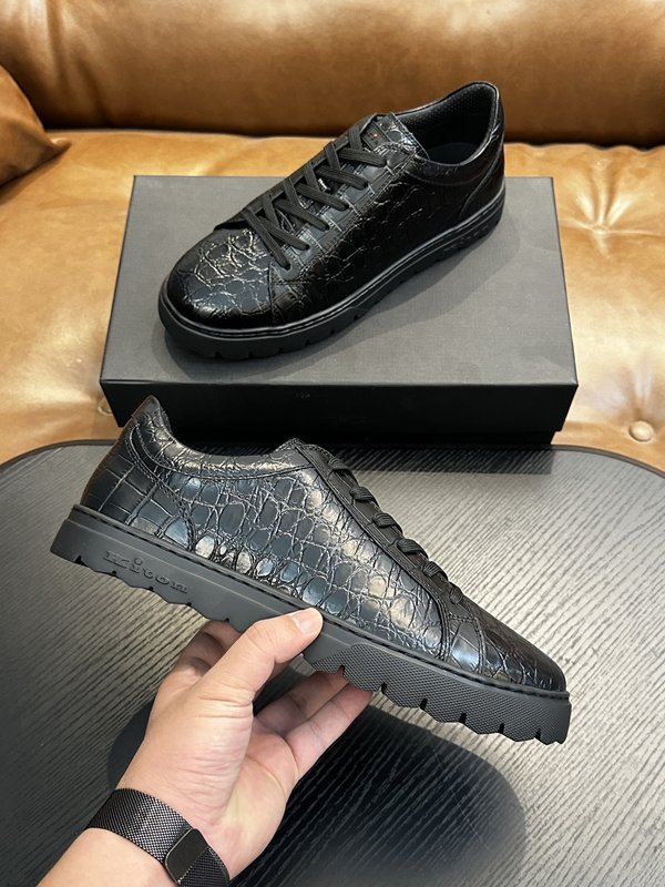 Kiton 남성 럭셔리 가죽 스니커즈 001-224723