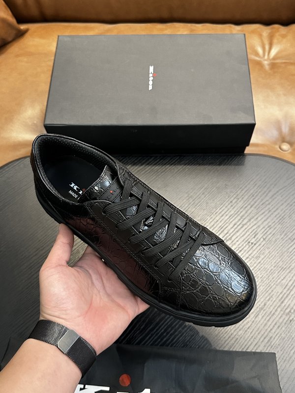 Kiton 남성 럭셔리 가죽 스니커즈 001-224723