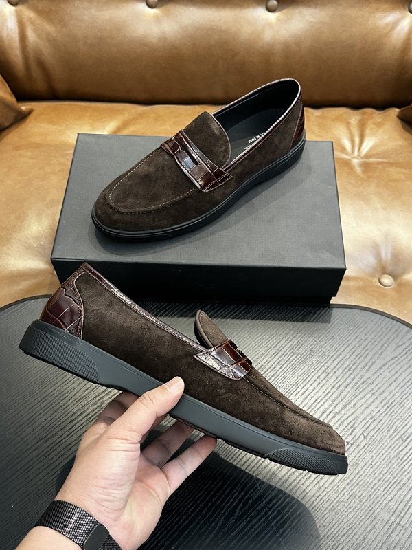 Kiton 남성 소가죽 운동화 001-224730