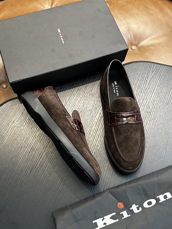 Kiton 남성 소가죽 운동화 001-224730