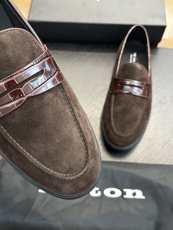 Kiton 남성 소가죽 운동화 001-224730