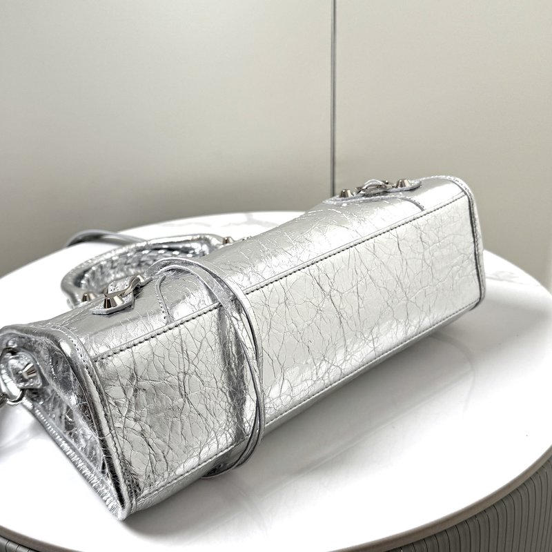 발렌시아가 실버 시티백 미디엄 001-224735
