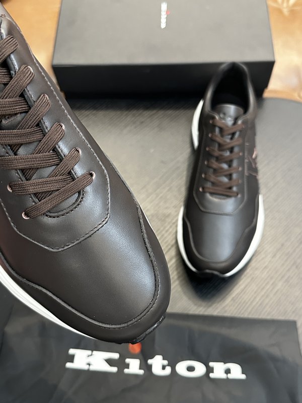 Kiton 남성 소가죽 스니커즈 001-224742