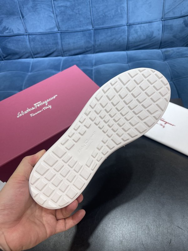 페라가모 뉴 스포츠 캐주얼 슈즈 001-224794