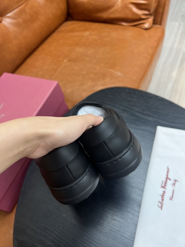 페라가모 남성 간치니 레저 운동화 001-224820