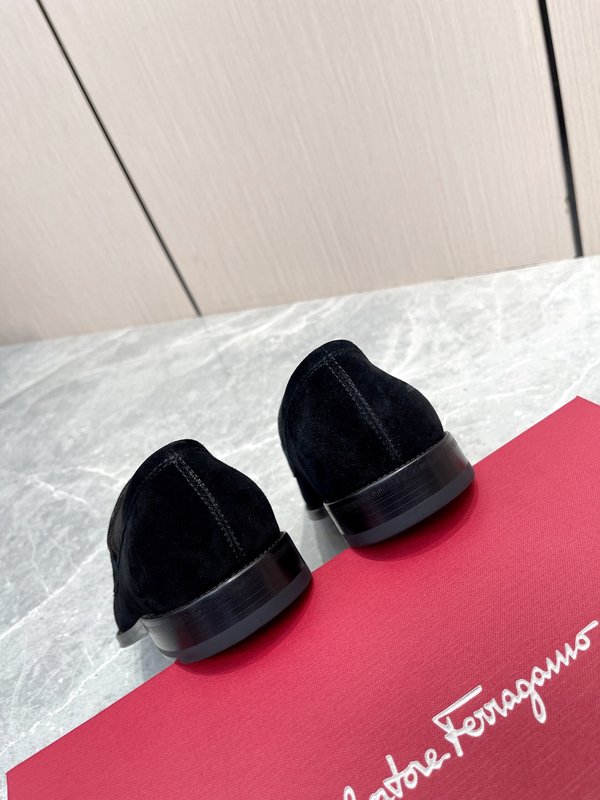 페라가모 남성 스웨이드 가죽 캐주얼 구두 001-224867
