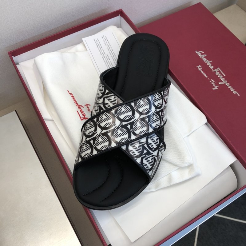 페라가모 남성 가죽 슬리퍼 001-224929