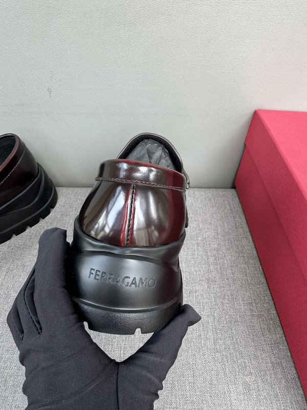 페라가모 레더 로퍼 슬립온 슈즈 001-225026
