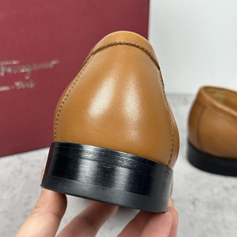 페라가모 남성 메탈 버클 로퍼 구두 001-225066