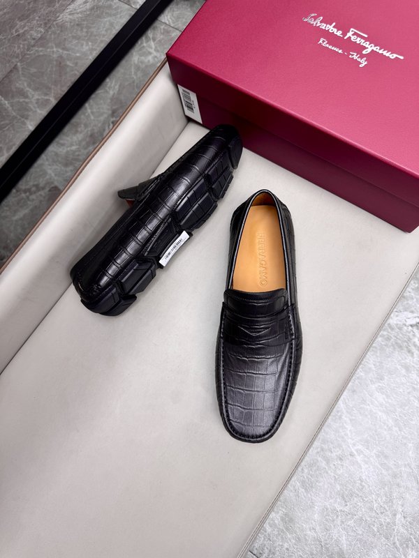 페라가모 수입 송아지 가죽 드라이빙 로퍼 001-225076