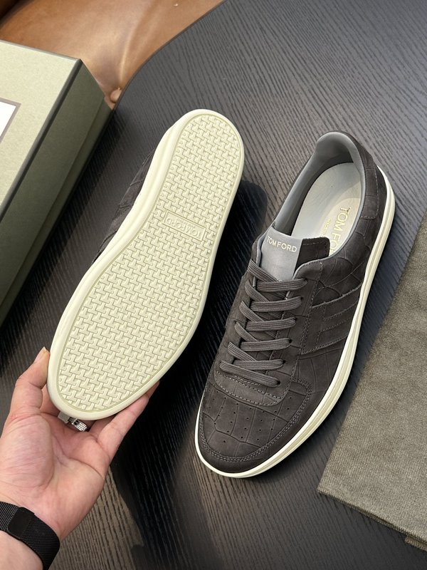 TOM FORD 가죽 로우탑 스니커즈 001-226359