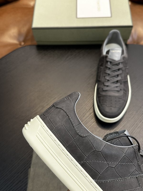 TOM FORD 가죽 로우탑 스니커즈 001-226359