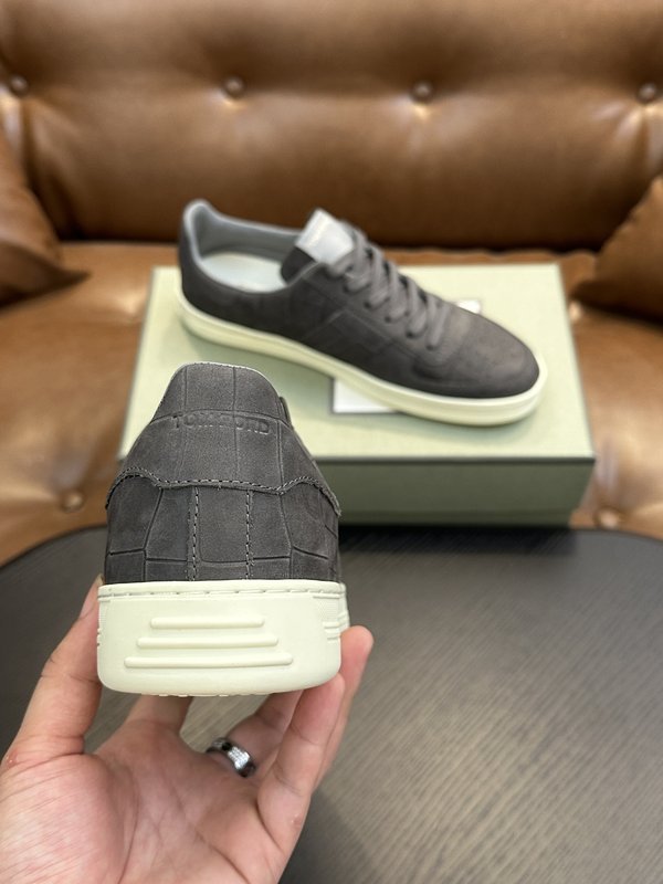 TOM FORD 가죽 로우탑 스니커즈 001-226359