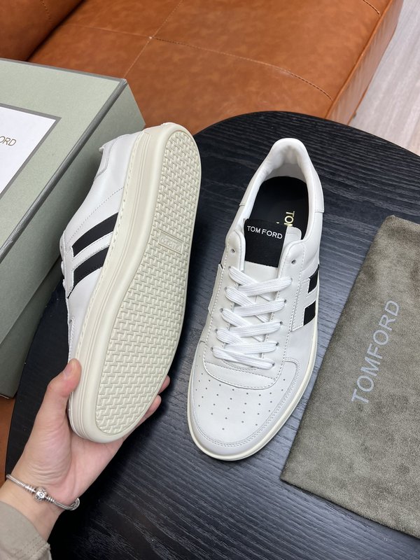 TOM FORD 가죽 로우탑 스니커즈 001-226390