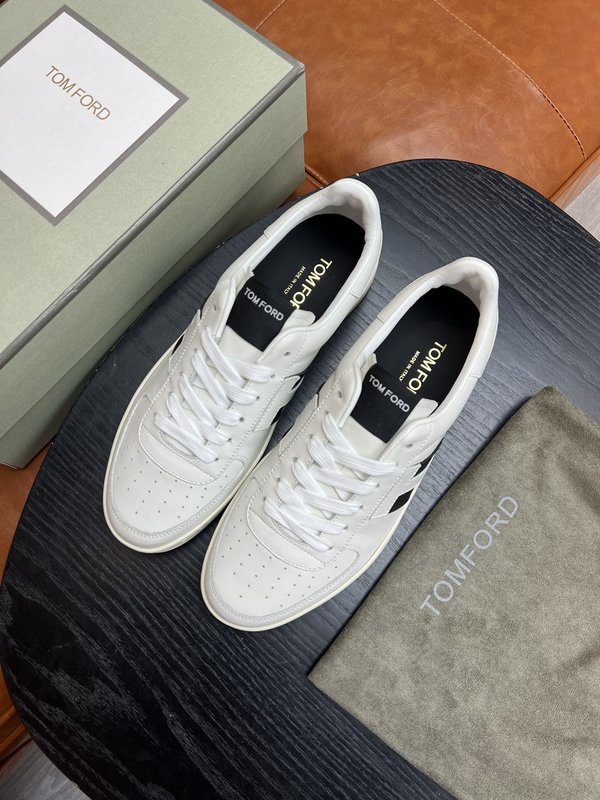 TOM FORD 가죽 로우탑 스니커즈 001-226390