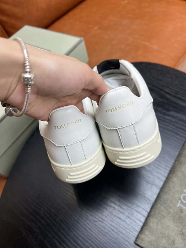TOM FORD 가죽 로우탑 스니커즈 001-226390