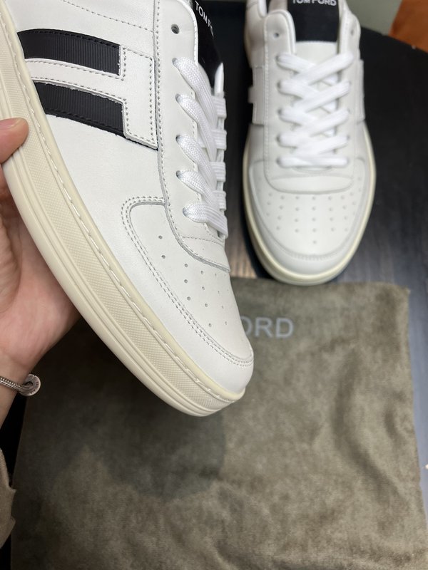 TOM FORD 가죽 로우탑 스니커즈 001-226390