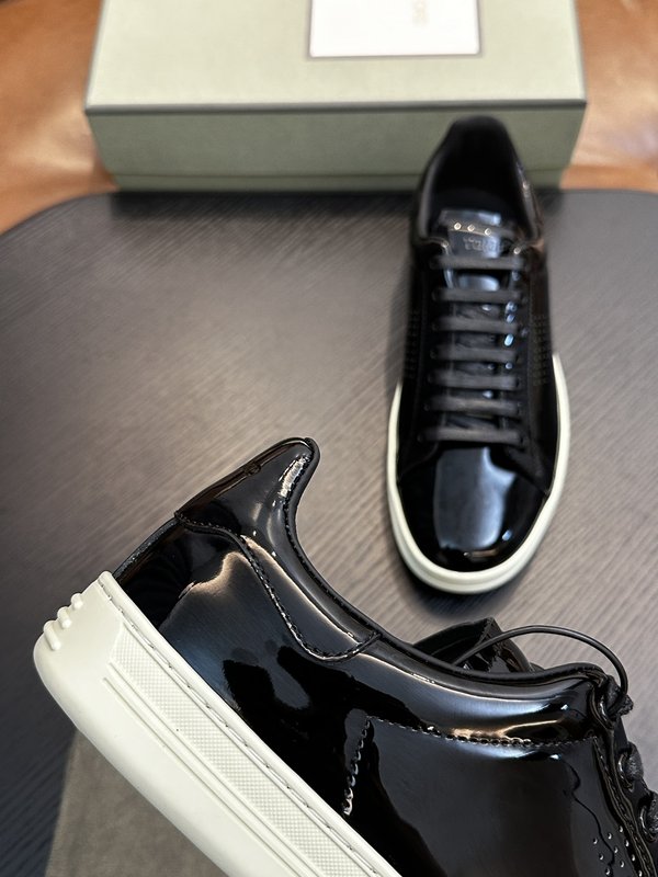 TOM FORD 가죽 로우탑 스니커즈 001-226465