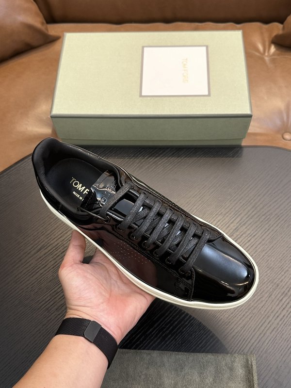 TOM FORD 가죽 로우탑 스니커즈 001-226465