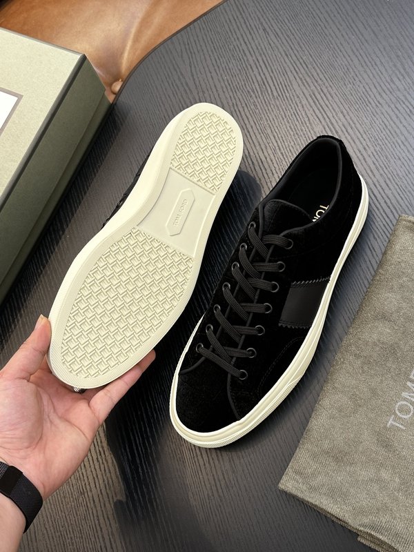 TOM FORD 스웨이드 로우탑 스니커즈 001-226486