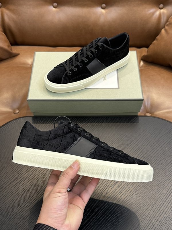 TOM FORD 스웨이드 로우탑 스니커즈 001-226486