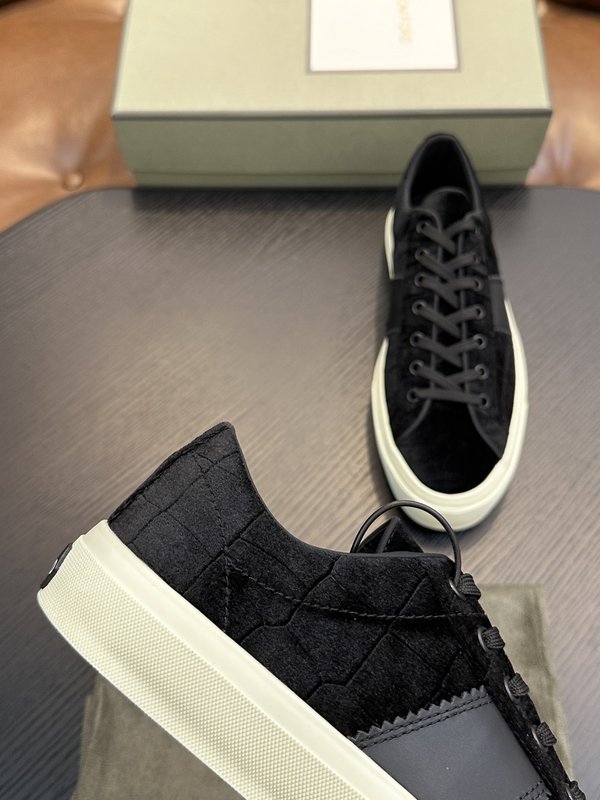 TOM FORD 스웨이드 로우탑 스니커즈 001-226486