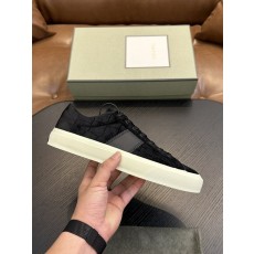 TOM FORD 스웨이드 로우탑 스니커즈 001-226486