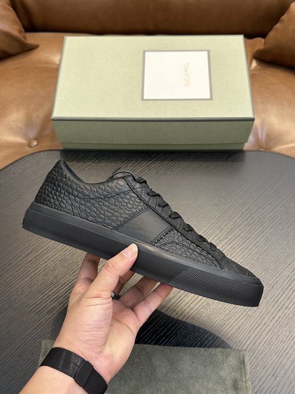 TOM FORD 캠브리지 스웨이드 스니커즈 001-226493
