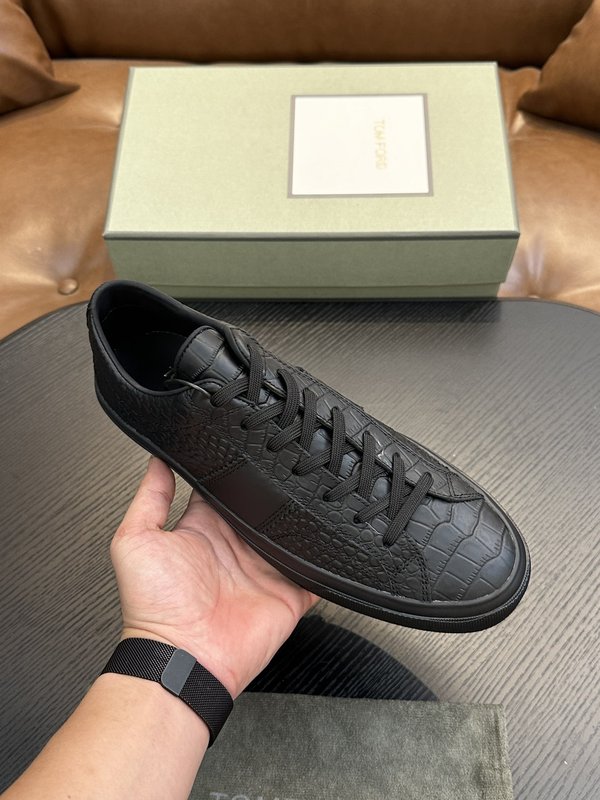 TOM FORD 캠브리지 스웨이드 스니커즈 001-226493