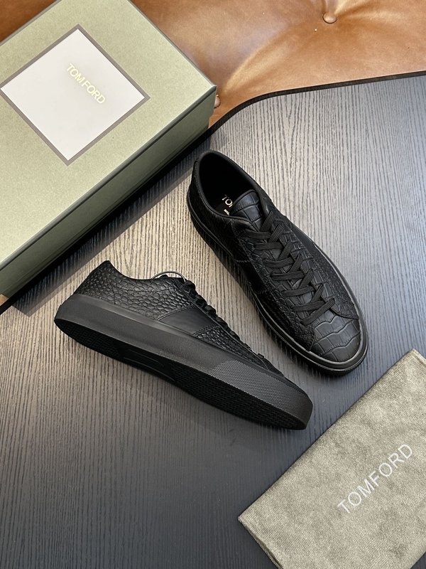 TOM FORD 캠브리지 스웨이드 스니커즈 001-226493