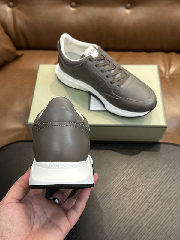 TOM FORD 가죽 로우탑 스니커즈 001-226505