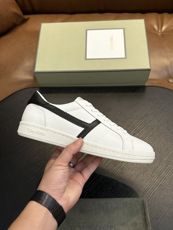 TOM FORD 가죽 로우탑 스니커즈 001-226536