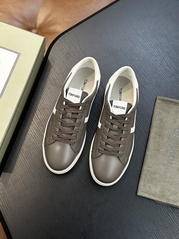 TOM FORD 가죽 로우톱 스니커즈 001-226537