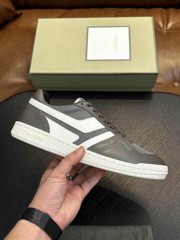 TOM FORD 가죽 로우탑 스니커즈 001-226540