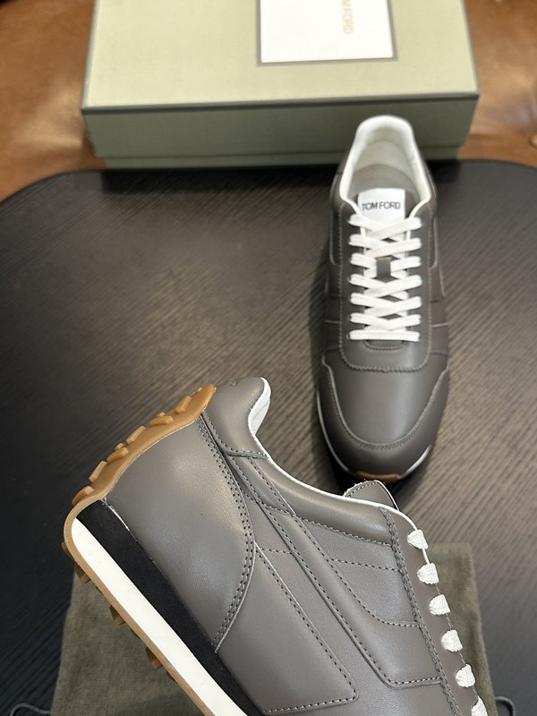 TOM FORD 가죽 로우탑 스니커즈 001-226572