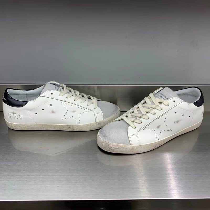 Golden Goose 슈퍼스타 운동화 001-226703