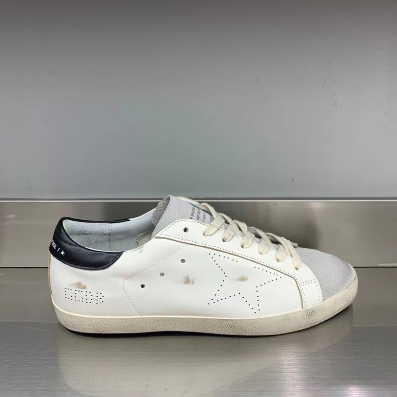 Golden Goose 슈퍼스타 운동화 001-226703