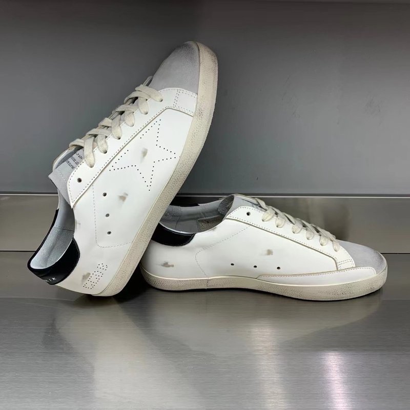 Golden Goose 슈퍼스타 운동화 001-226703