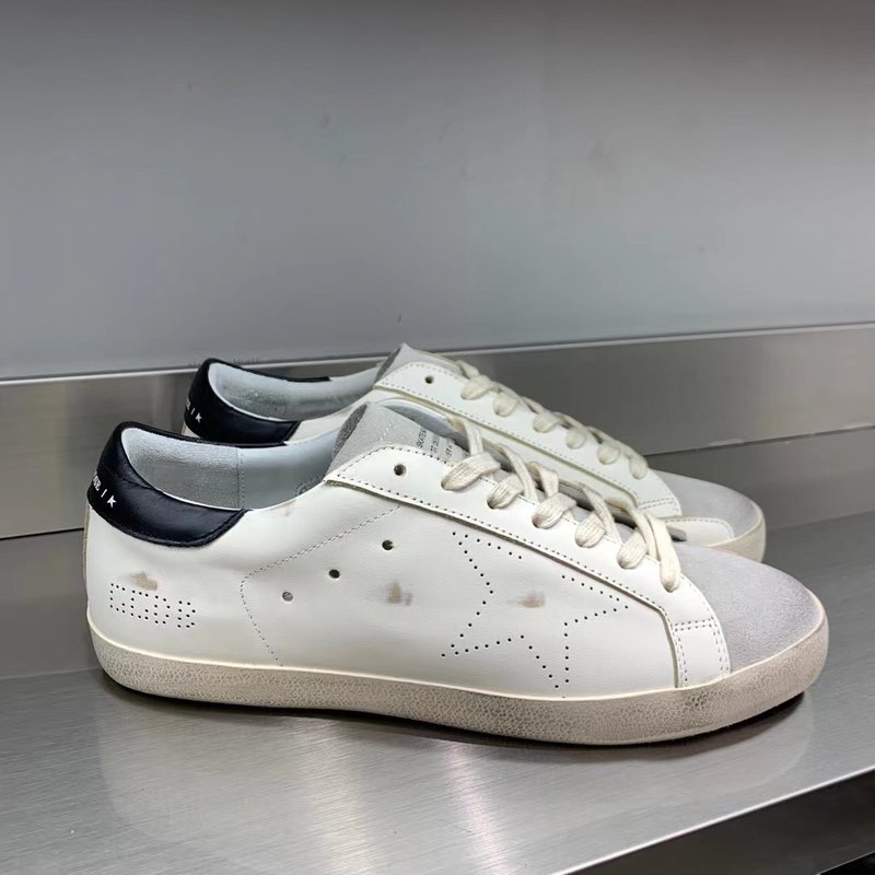 Golden Goose 슈퍼스타 운동화 001-226703
